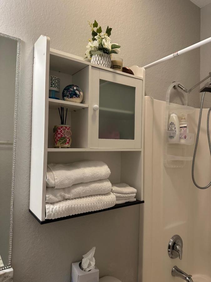 ליי אייקרס Quiet Room In A Family Home מראה חיצוני תמונה