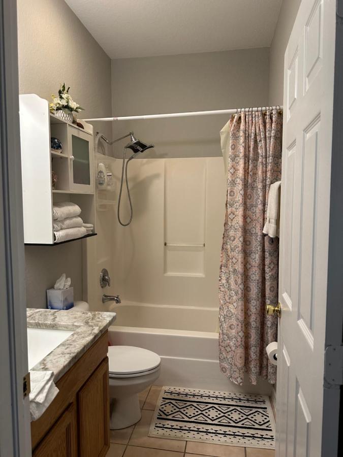 ליי אייקרס Quiet Room In A Family Home מראה חיצוני תמונה