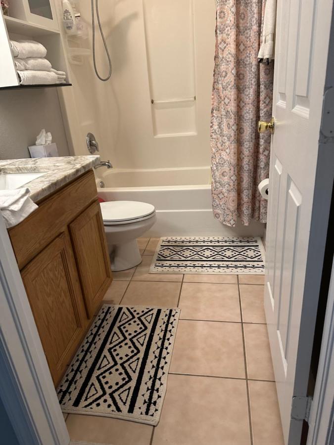 ליי אייקרס Quiet Room In A Family Home מראה חיצוני תמונה