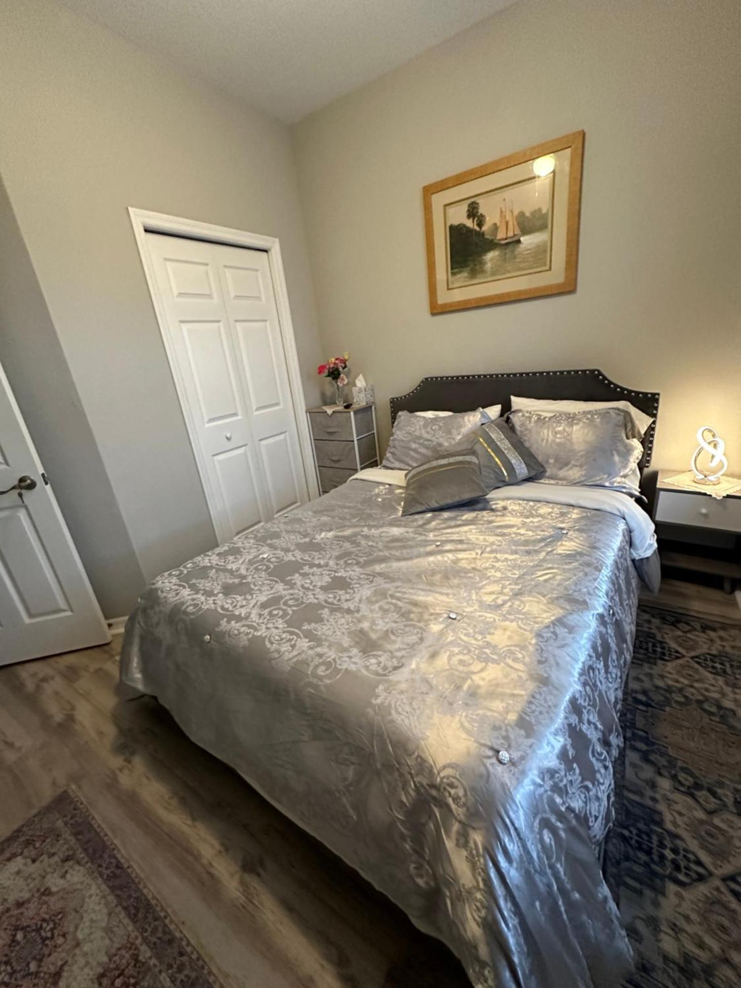 ליי אייקרס Quiet Room In A Family Home מראה חיצוני תמונה