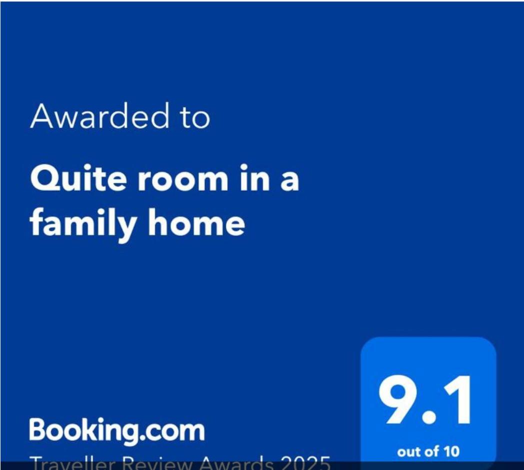 ליי אייקרס Quiet Room In A Family Home מראה חיצוני תמונה
